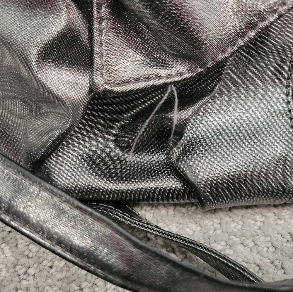 2/$18 Elle Grey Metallic Silver Crossbody Shoulder Bag Bow Detail GUC Small - Picture 3 of 15